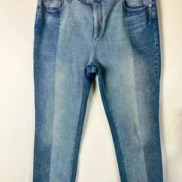 DL1961 Two-Tone Denim Jeans with Frayed Edges - Picture 2 of 8